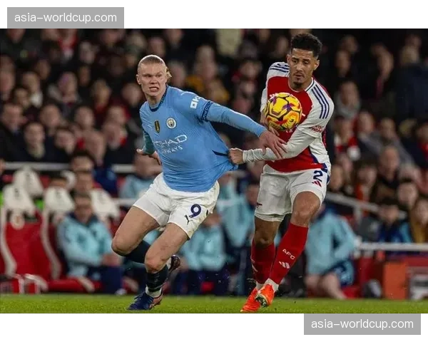 曼城3-1逆转击败阿森纳，福登传射建功