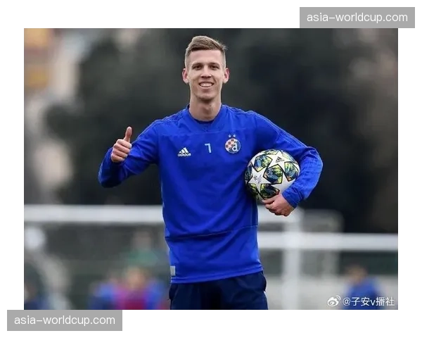 RB莱比锡中场奥尔莫恢复团队合练,有望在月底关键战中复出 RB莱比锡中场奥尔莫恢复团队合练,有望在月底关键战中复出