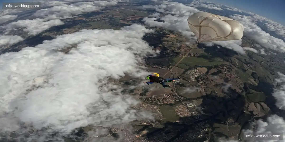 🏟️ 死忠看台巨幅画像，致敬永远的球队领袖，热血共振全场！🖼️